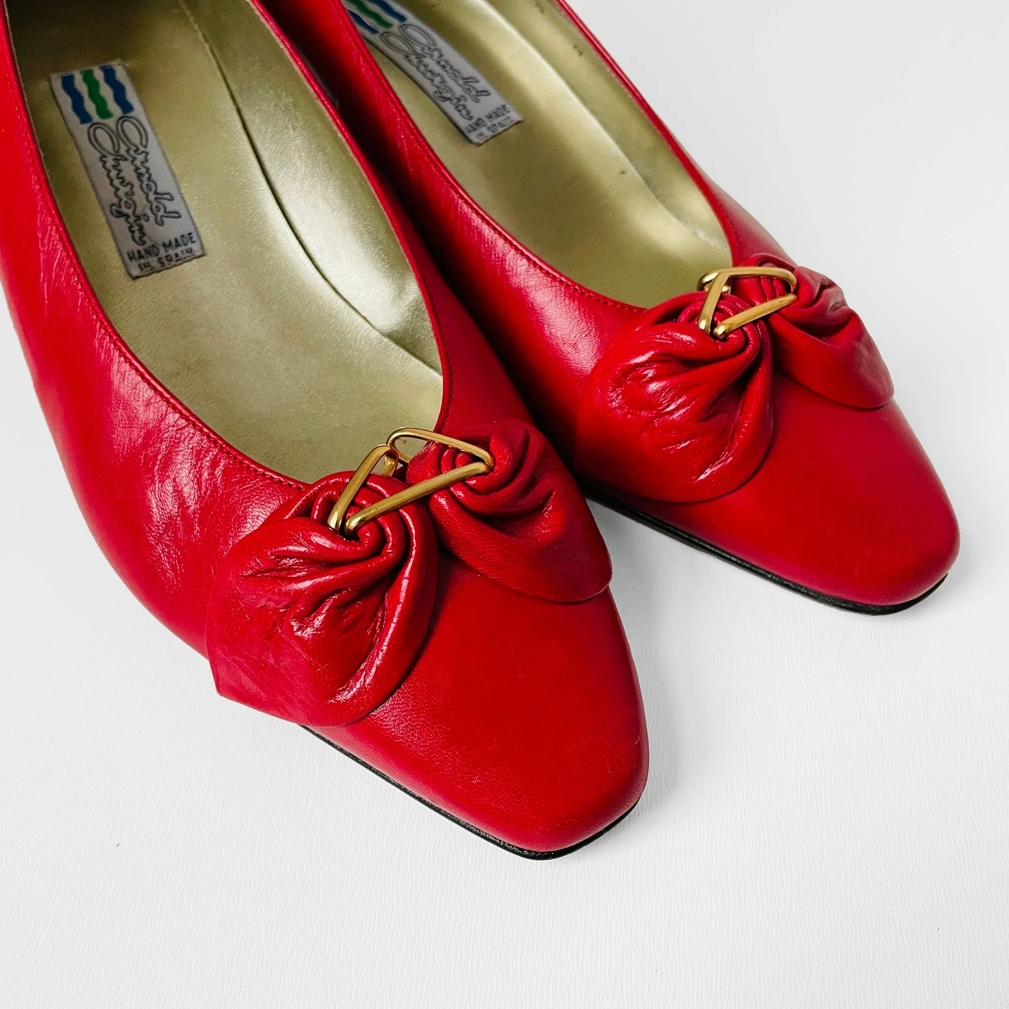 1980s Cherry Red Gold Leather Arnold Churgin Low-Heeled Slip-On Shoes - Sz. 6.5