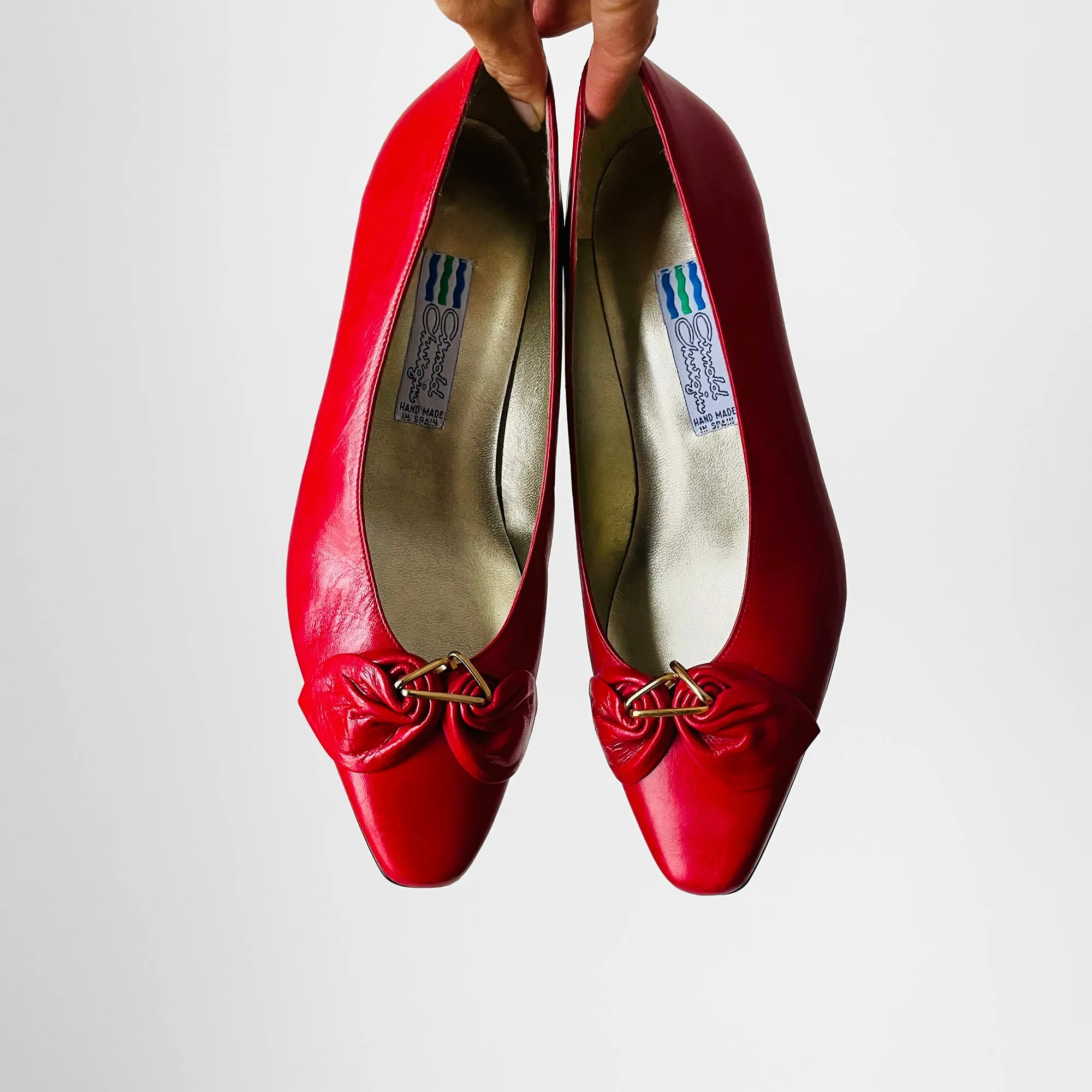 1980s Cherry Red Gold Leather Arnold Churgin Low-Heeled Slip-On Shoes - Sz. 6.5