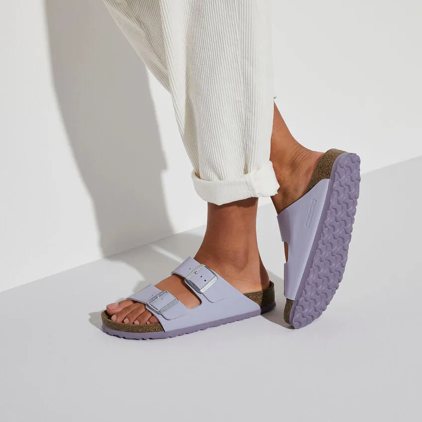 BIRKENSTOCK ARIZONA IN PURPLE PATENT