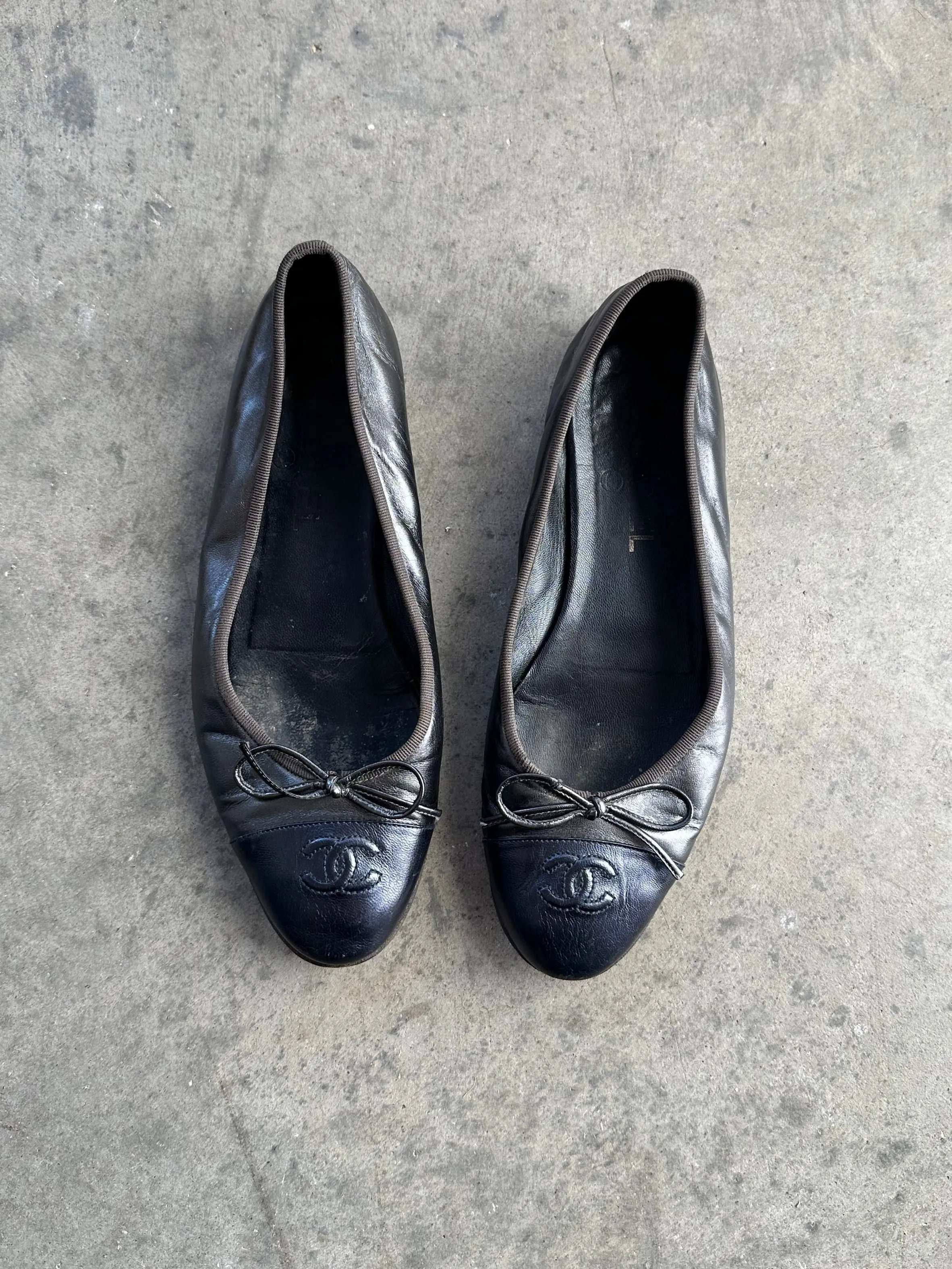 Chanel Navy And Grey Leather Logo Ballet Flats