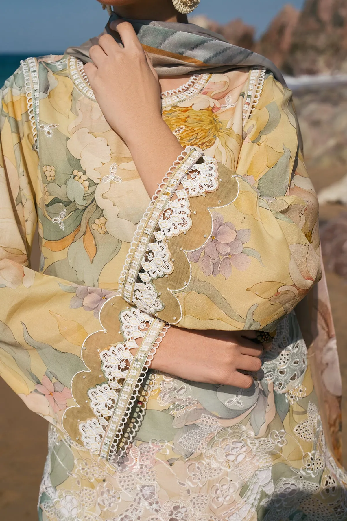 EMBROIDERED PRINTED LAWN UF-4120