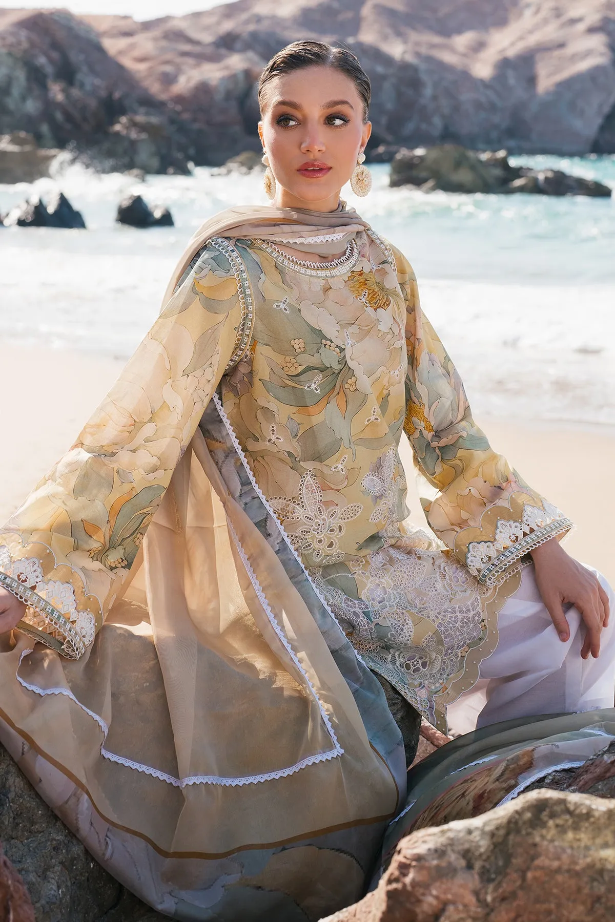 EMBROIDERED PRINTED LAWN UF-4120