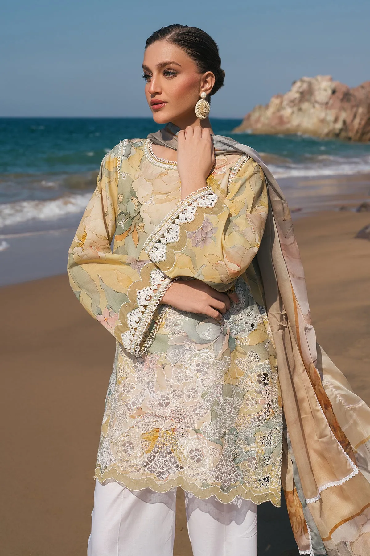 EMBROIDERED PRINTED LAWN UF-4120