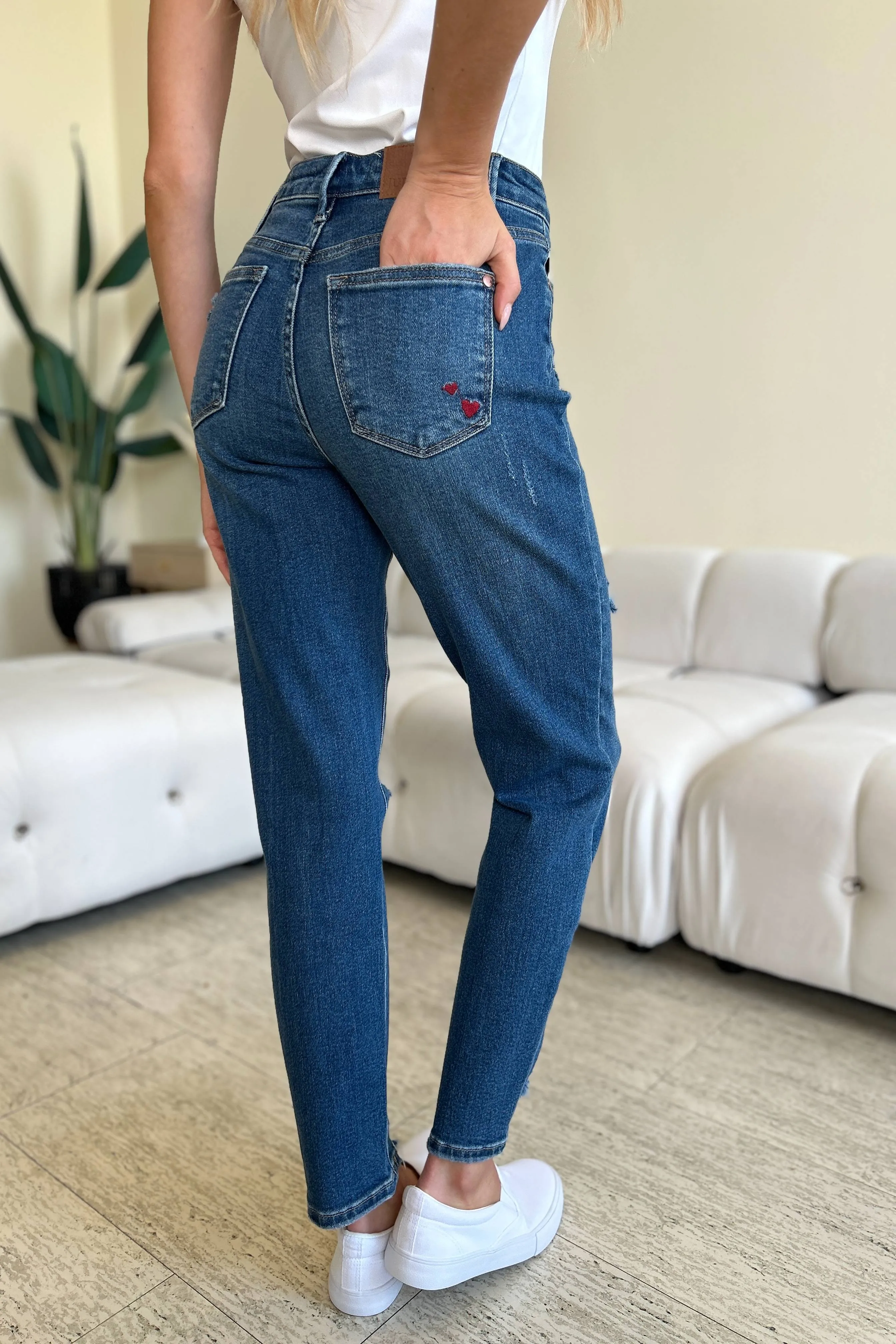 Judy Blue High Rise Queen Of Hearts Boyfriend Distressed Jeans