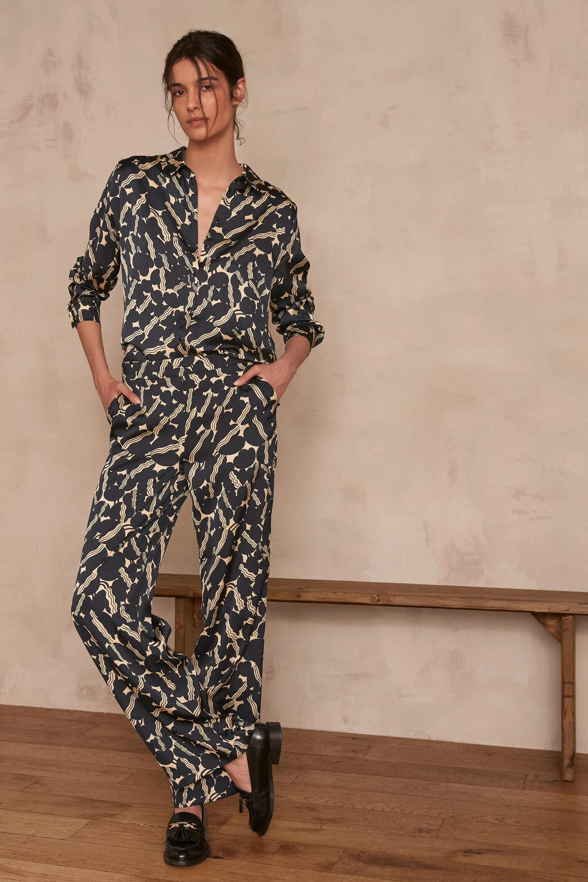 LEANA GREY FLOWING TROUSERS