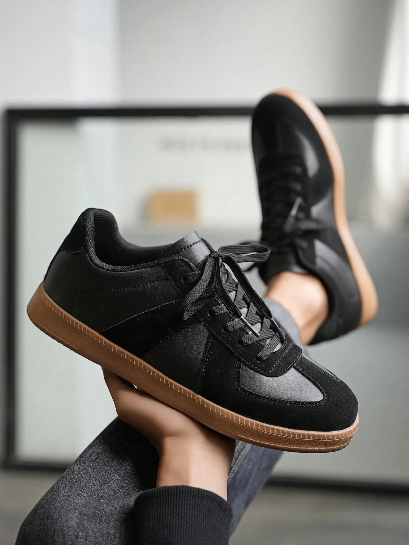 Men's Comfortable Solid Black Durable Versatile Casual Trainers, Vintage Leather Splicing Couple Non-Slip Sports Shoes
