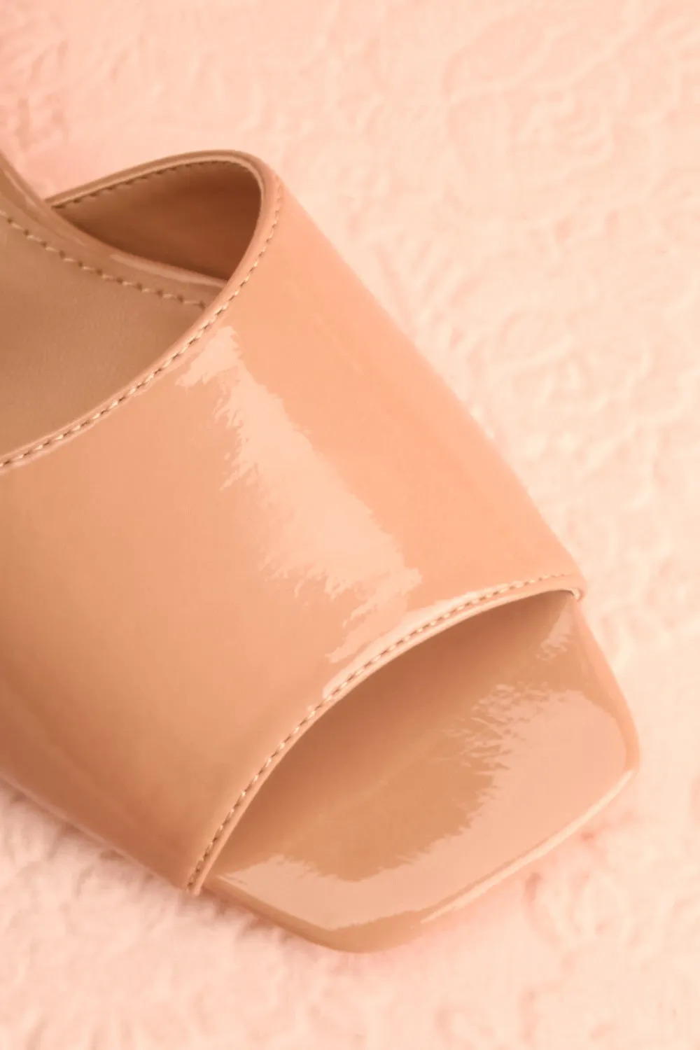Rocita Beige | Glossy Heeled Sandals