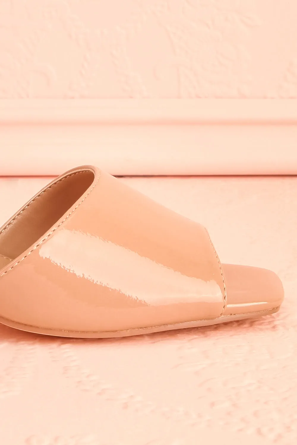Rocita Beige | Glossy Heeled Sandals