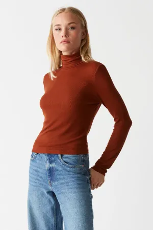 Tara Crop Turtleneck