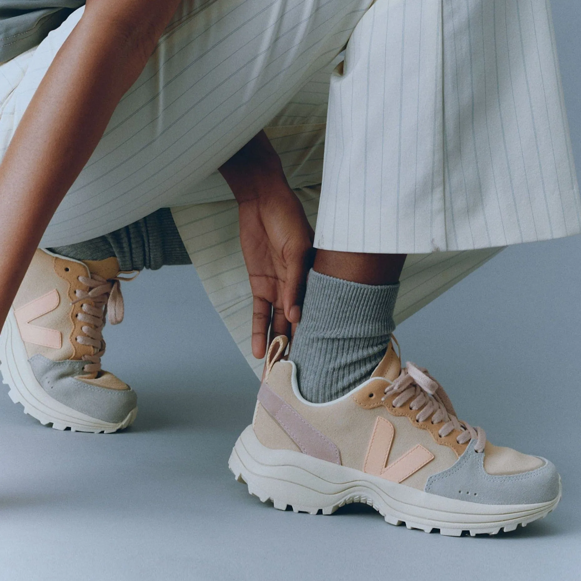 VEJA Venturi Suede Trainers in Almond peach and Multico