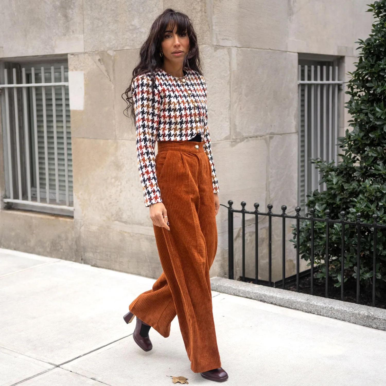 Wide-Leg Pants in Brown Corduroy